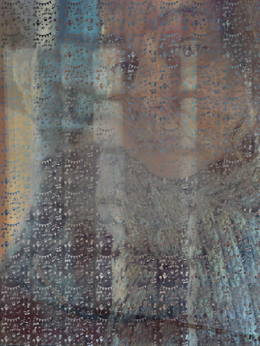 Fixing a swollen eyelid with layers of imagery enhancing the gaze…