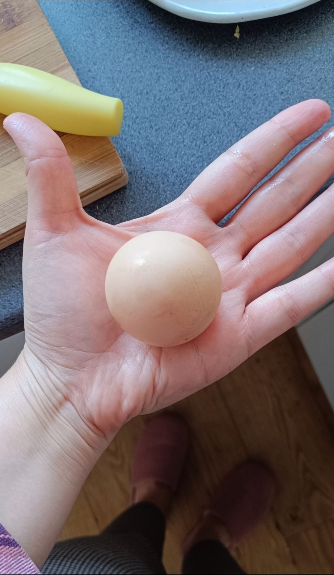 Round egg