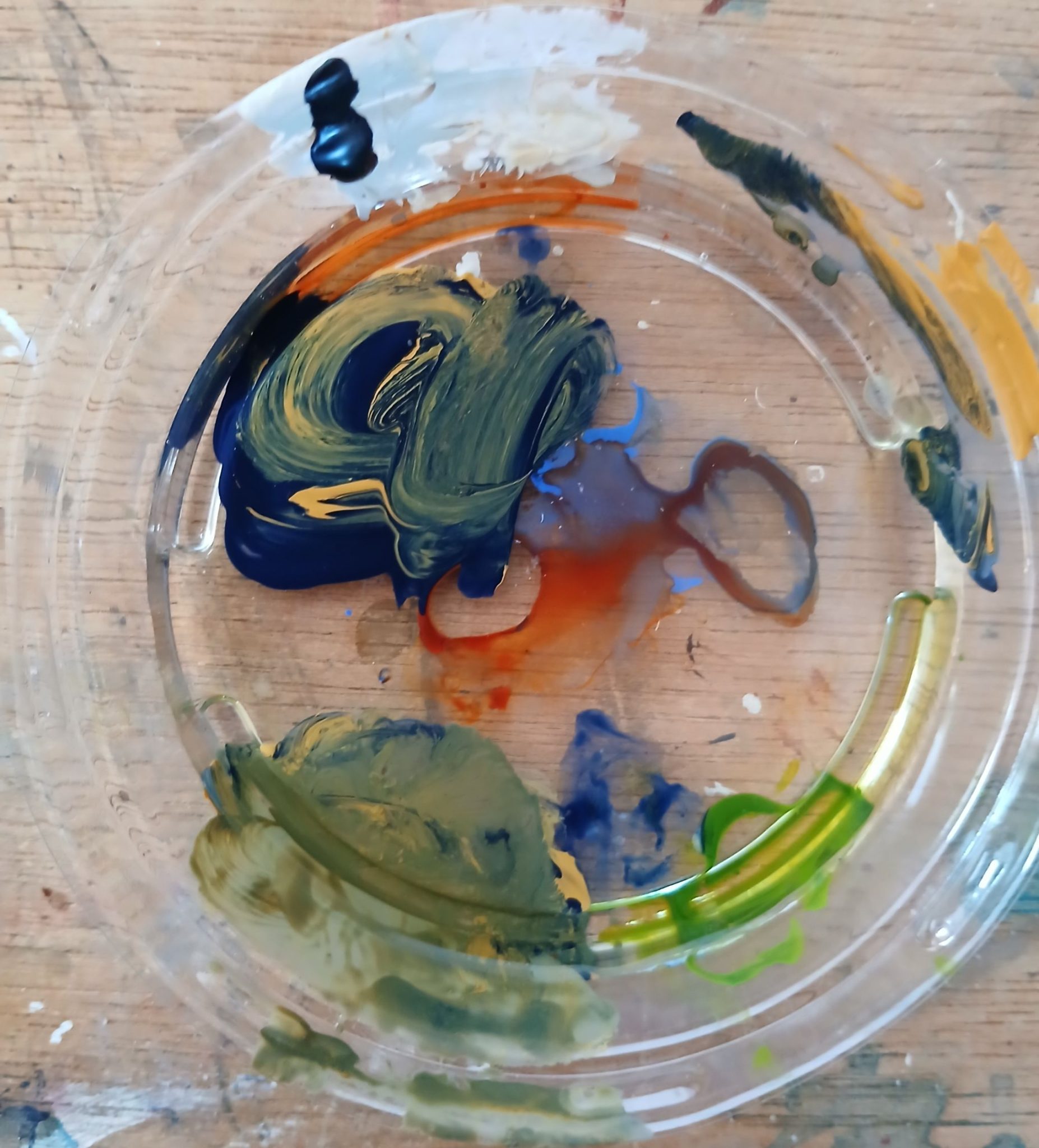 Brightly colored gloss of paint