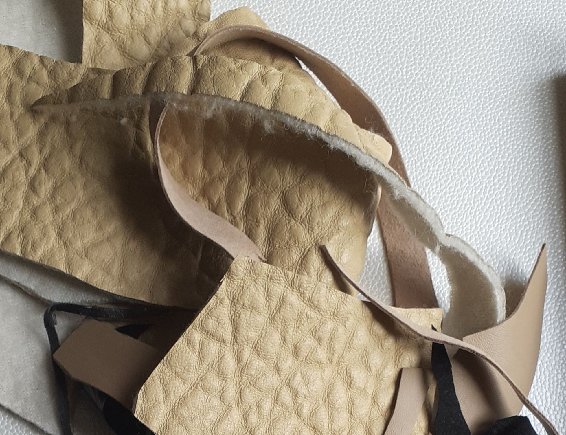 Set of leather cut rests