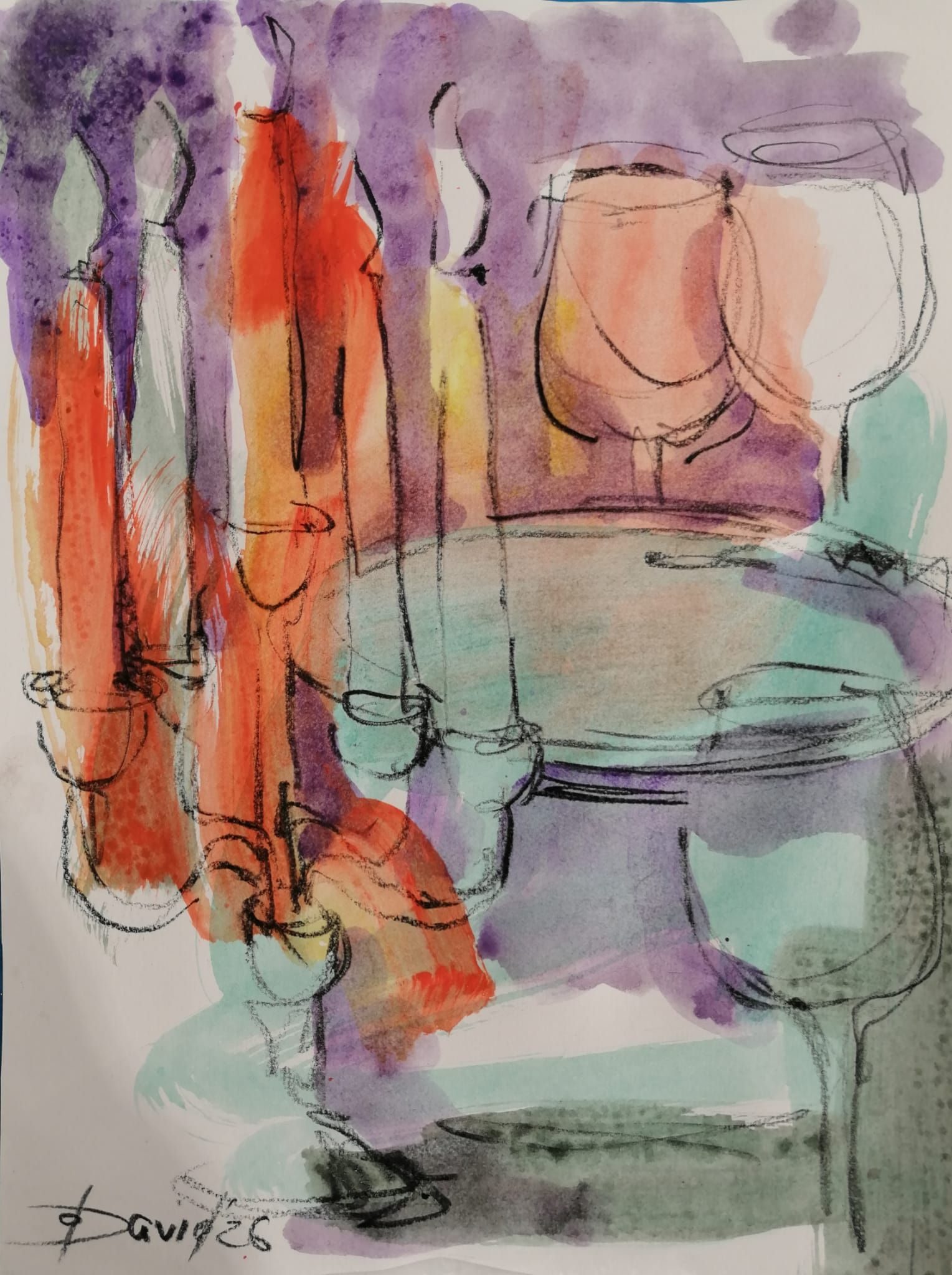 Feierlich gedeckter Tisch mit Kerzen und Gläser