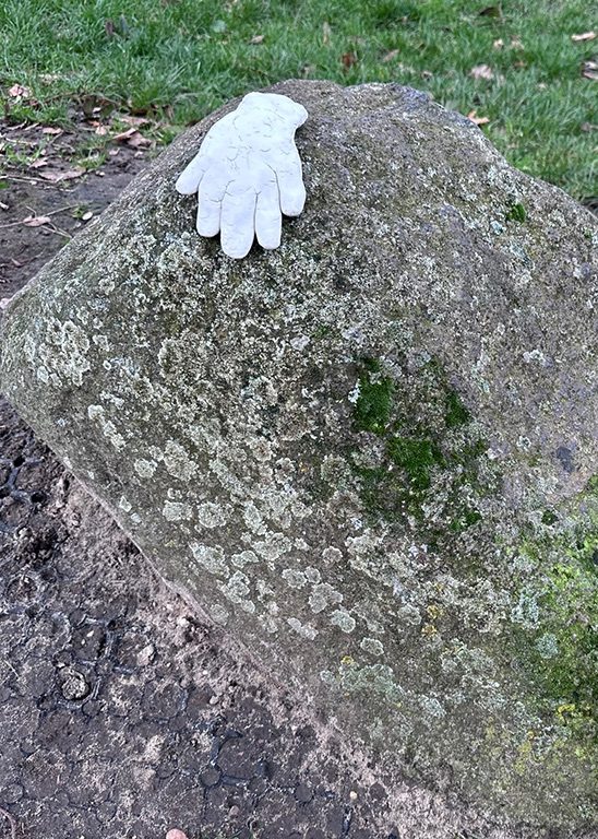 Following the clay bird project, I next created a clay glove. I have often noticed single gloves left on the ground in parks or along streets. Sometimes, someone has gently moved them to more visible locations, such as on benches, stones, or branches. Inspired by these observations, I attempted to create a clay glove that would symbolize absence—both of the owner and the hand itself.
