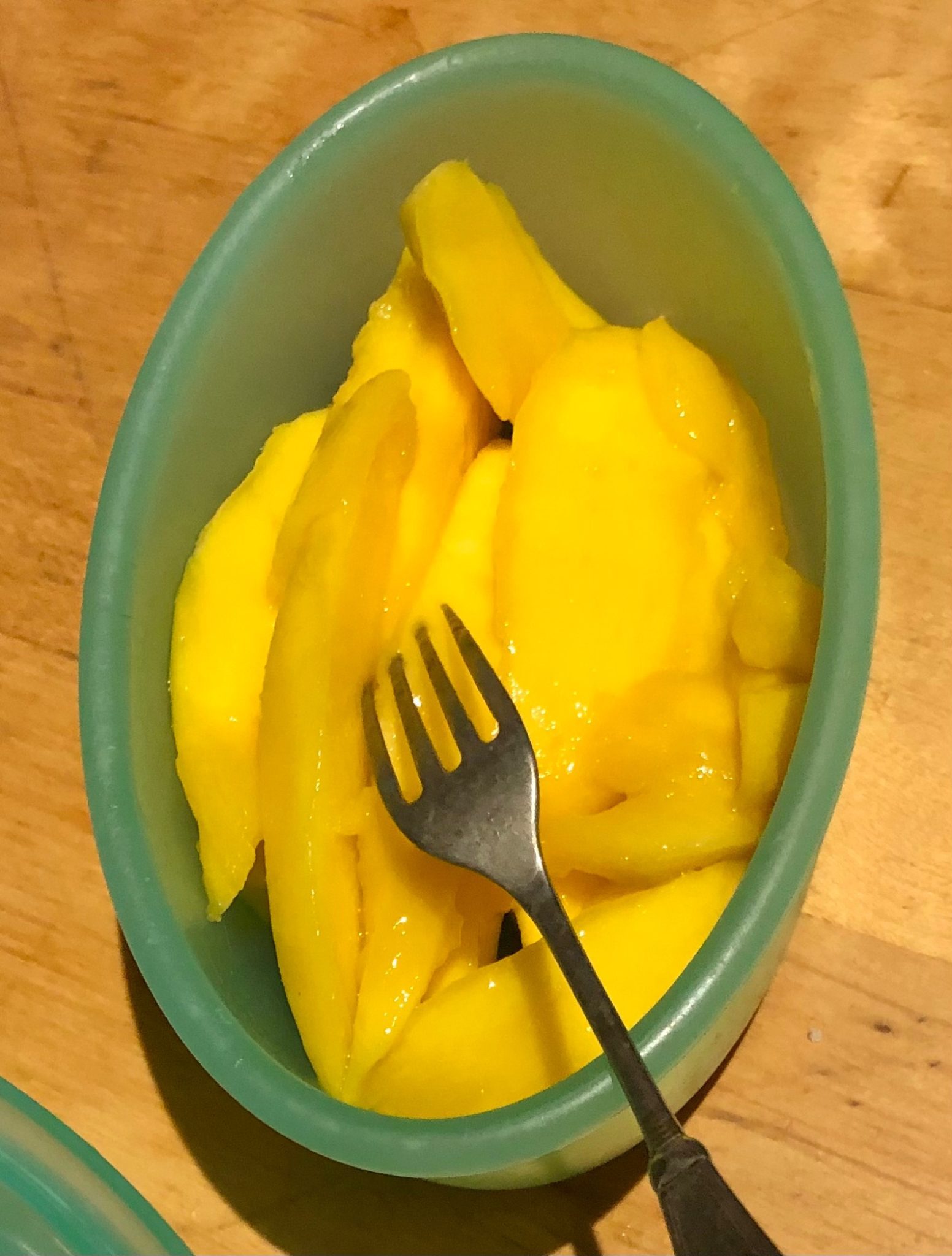 Photo of a peeled and sliced mango 🥭