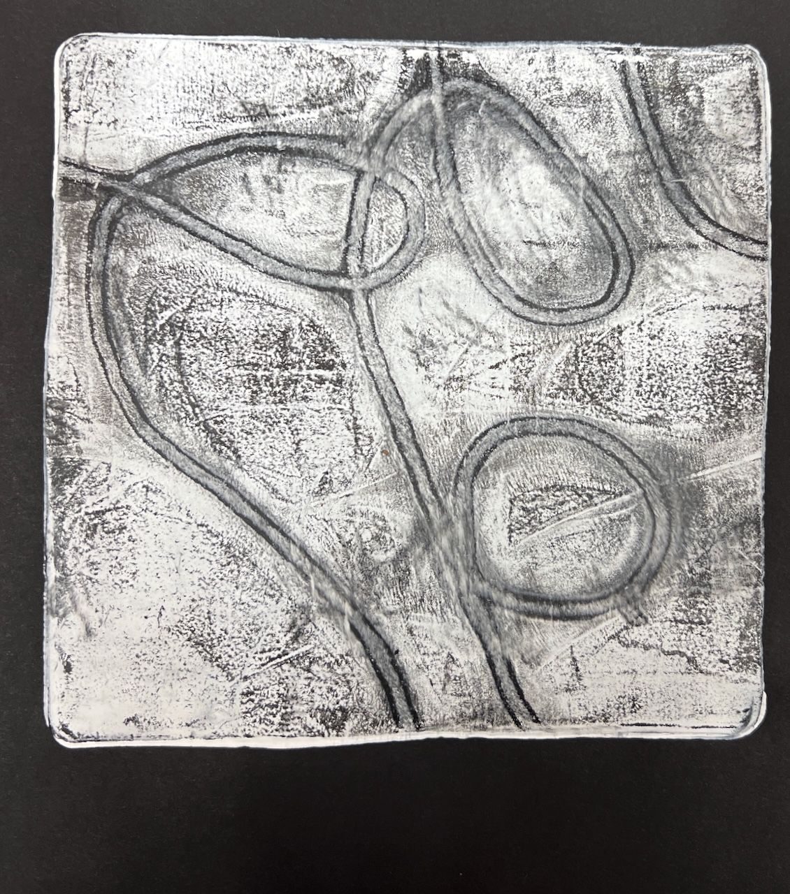 Looping lines that curve and intersect