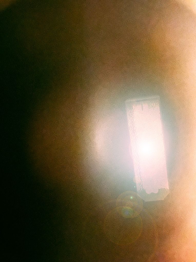 a low exposure phogrpahph taken under a tube desk lamp